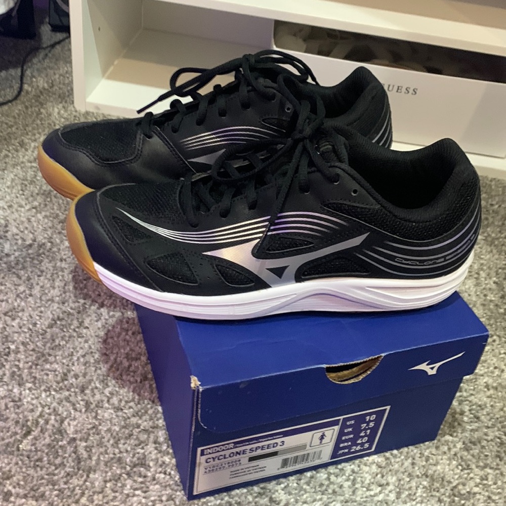 Like new Mizuno Cyclone Speed 3 Volleyball Shoes